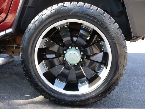 Used 2005 HUMMER H2 SUT w/ Preferred Equipment Group image 42