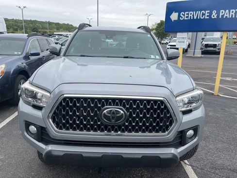Used 2018 Toyota Tacoma TRD Off-Road AWD/4WD image 1