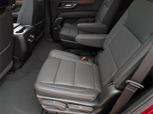 New 2026 GMC Yukon Denali w/ Advanced Technology Package image 17