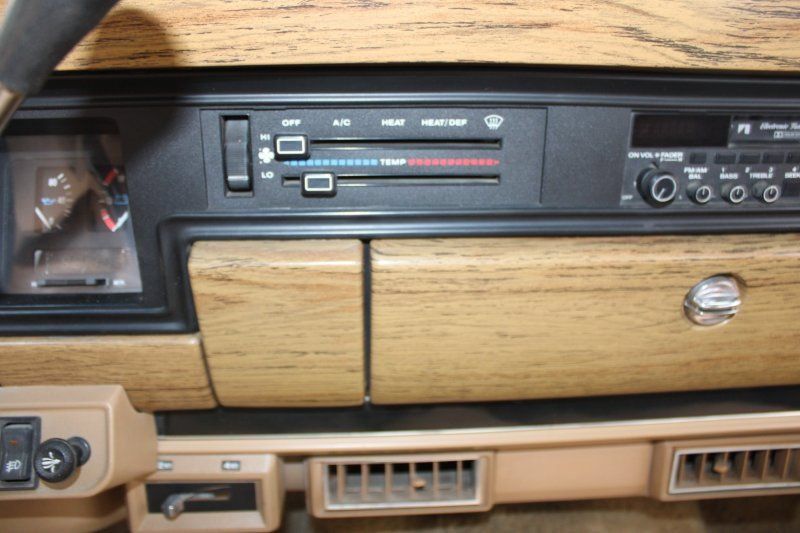 Used 1987 Jeep Grand Wagoneer AWD/4WD image 27
