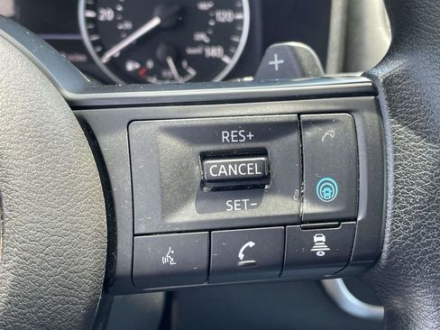 Used 2024 Nissan Rogue SV FWD image 22