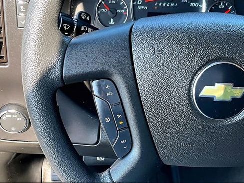 Used 2022 Chevrolet Express 2500 w/ Driver Convenience Package image 11