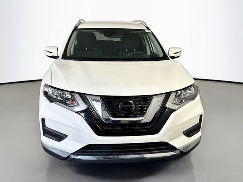 Used 2020 Nissan Rogue SV FWD image 2
