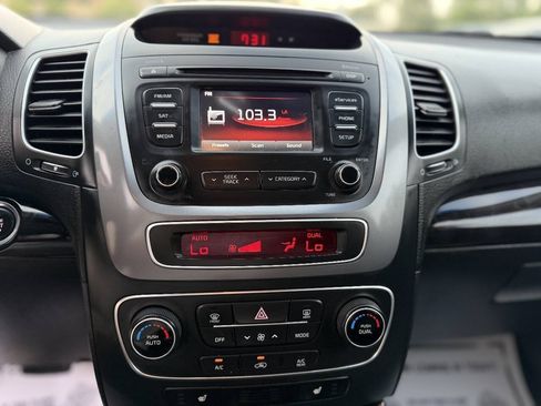 Used 2014 Kia Sorento LX w/ Premium Package AWD/4WD image 13