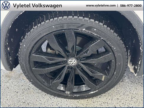 Used 2021 Volkswagen Tiguan SE R-Line image 7
