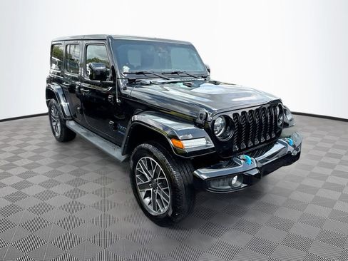 Used 2022 Jeep Wrangler Unlimited Sahara AWD/4WD image 4