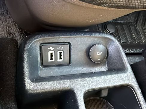 Used 2020 Ford Transit Connect XL image 18