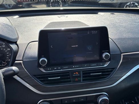 Used 2025 Nissan Altima 2.5 SV FWD image 20