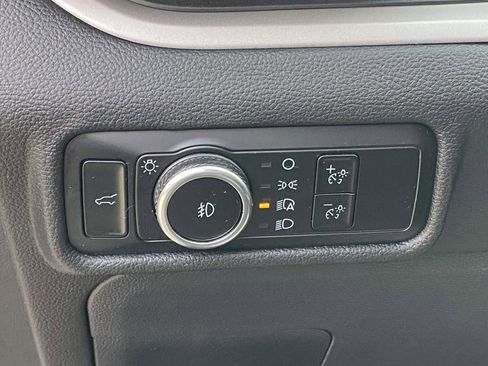 Used 2023 Ford Explorer XLT w/ Equipment Group 202A image 19