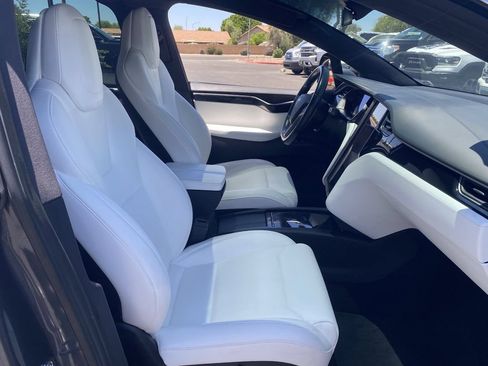 Used 2018 Tesla Model X 75D AWD/4WD image 9