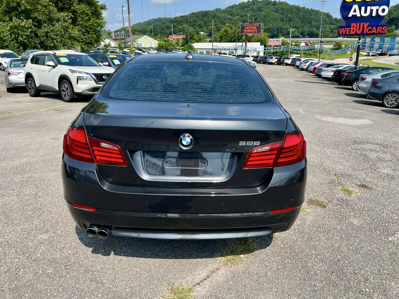 Used 2011 BMW 528i Sedan RWD image 7