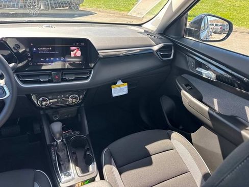 New 2026 Chevrolet TrailBlazer LT w/ Convenience Package AWD/4WD image 18
