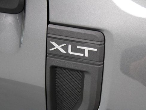 New 2025 Ford Maverick XLT w/ XLT Luxury Package image 11