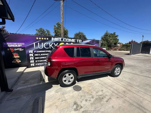 Used 2015 Jeep Compass Sport w/ Power Value Group FWD image 4