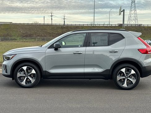 New 2026 Volvo XC40 B5 Plus w/ Protection Package Premier image 6