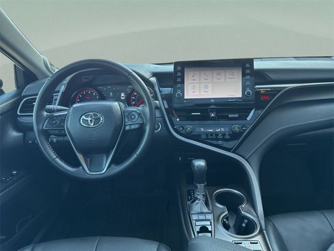 Used 2022 Toyota Camry XSE image 23