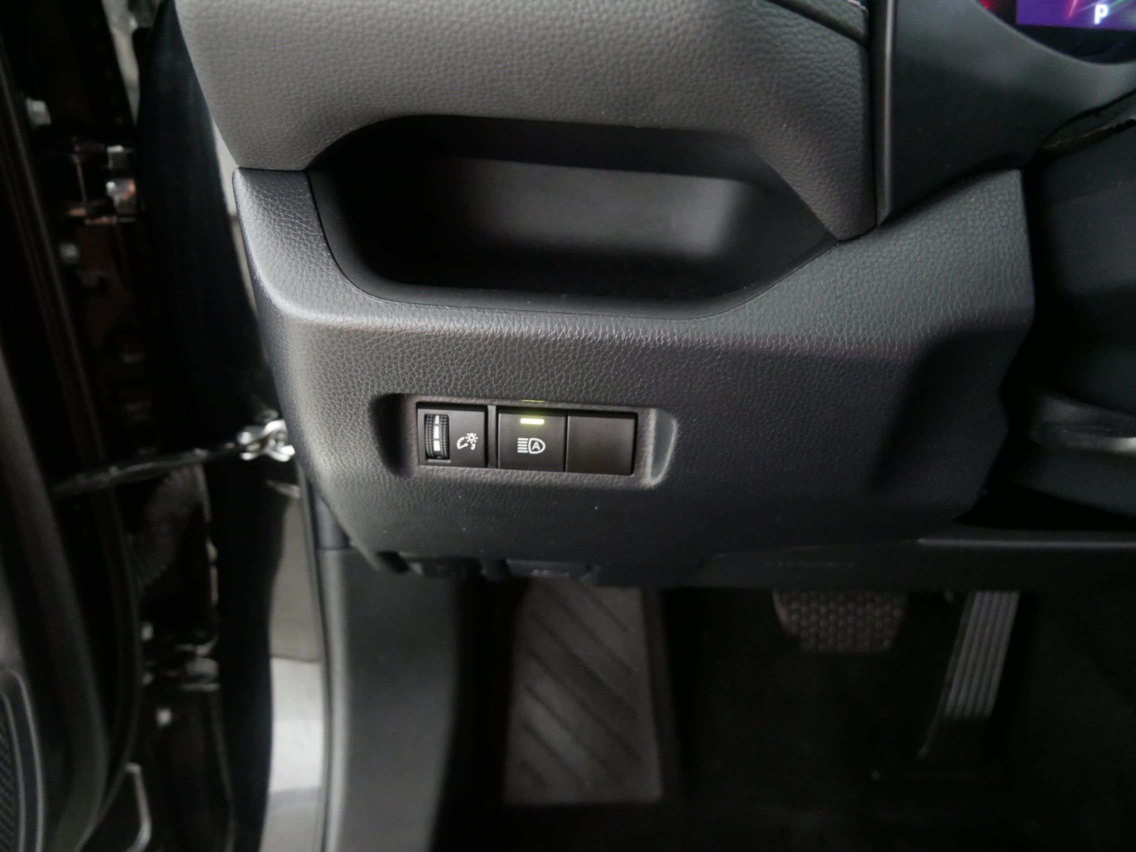 Used 2023 Toyota RAV4 XLE AWD/4WD image 26