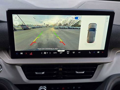 Used 2025 Ford Explorer Active image 32