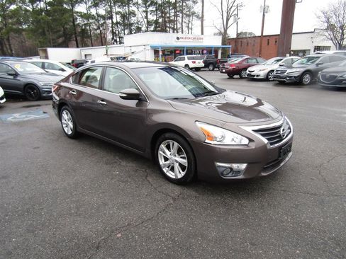Used 2013 Nissan Altima 2.5 SV w/ 2.5SV Convenience Pkg image 9