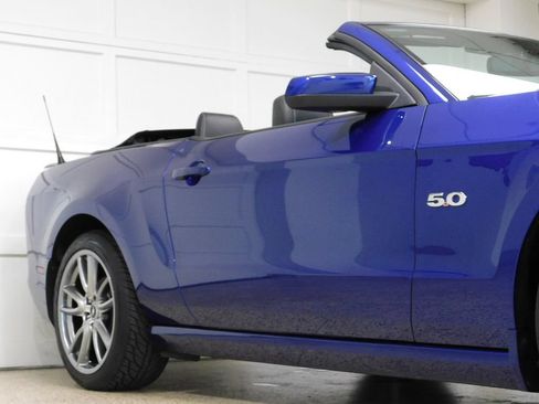 Used 2013 Ford Mustang GT Premium w/ Electronics Pkg RWD image 21
