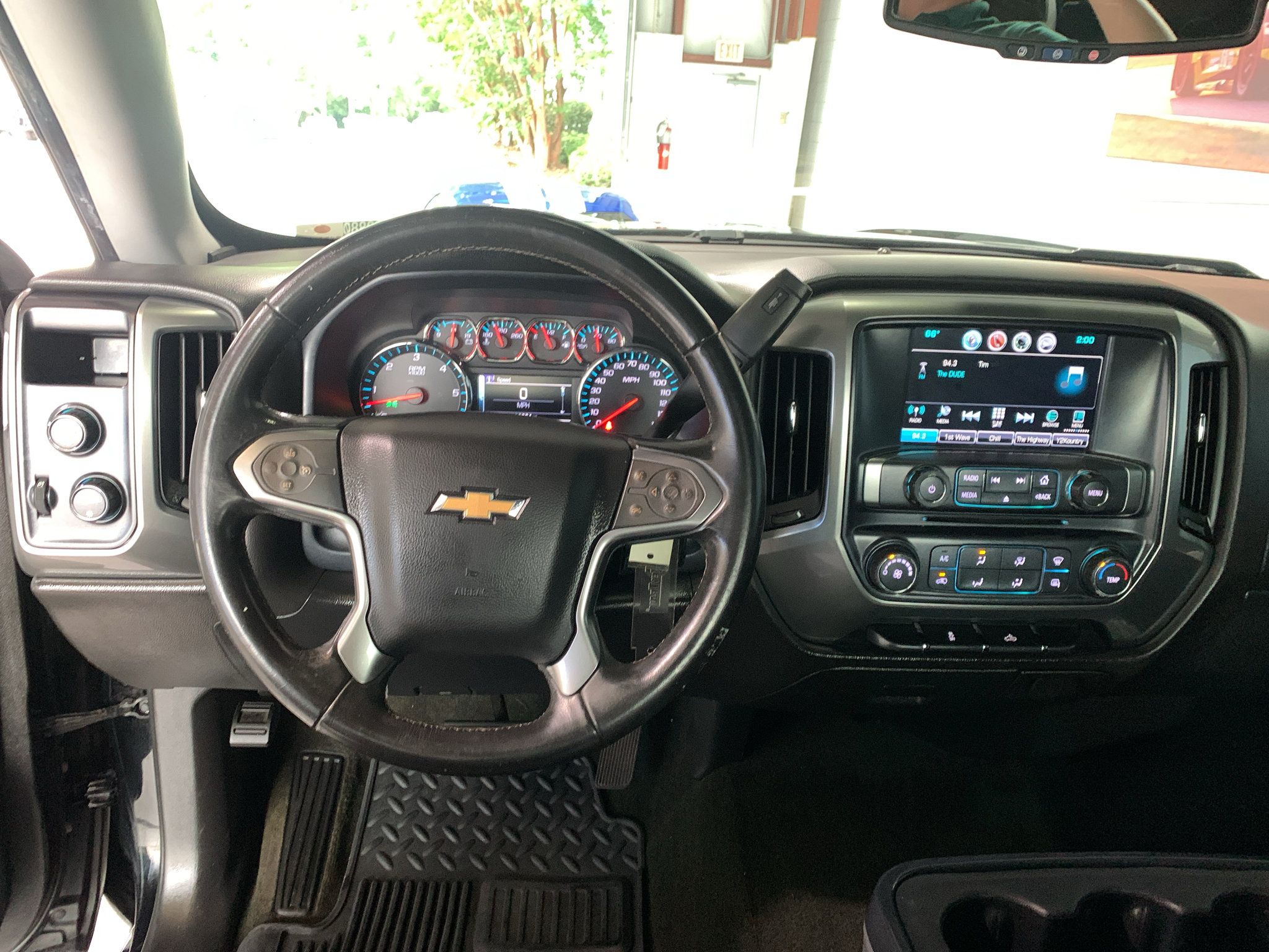 Used 2018 Chevrolet Silverado 1500 LT AWD/4WD image 15