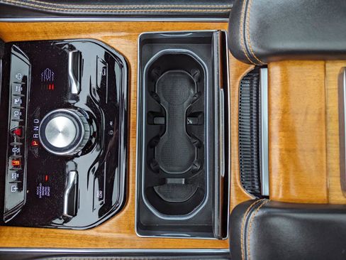 Used 2022 Jeep Grand Wagoneer Series III w/ Rear Seat Video Group 1 image 29