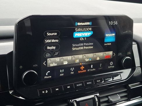 Used 2023 Nissan Pathfinder SL image 16