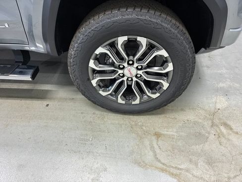 New 2026 GMC Canyon Denali AWD/4WD image 4