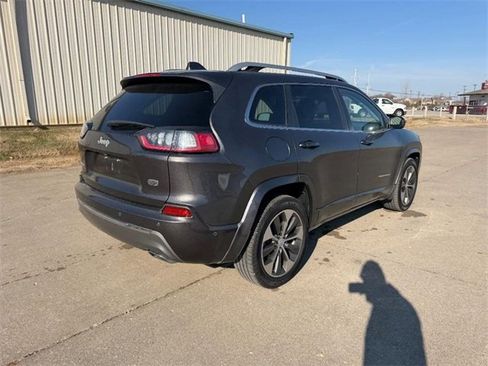 Used 2019 Jeep Cherokee Overland w/ Technology Group image 3