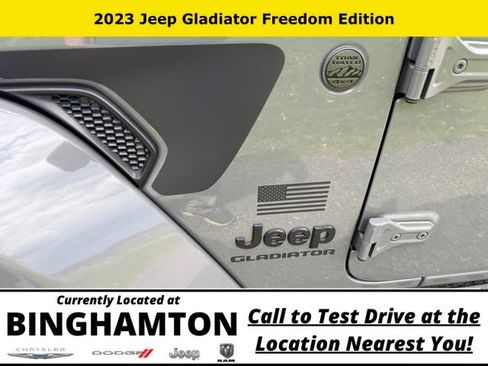 Used 2023 Jeep Gladiator Sport AWD/4WD image 11