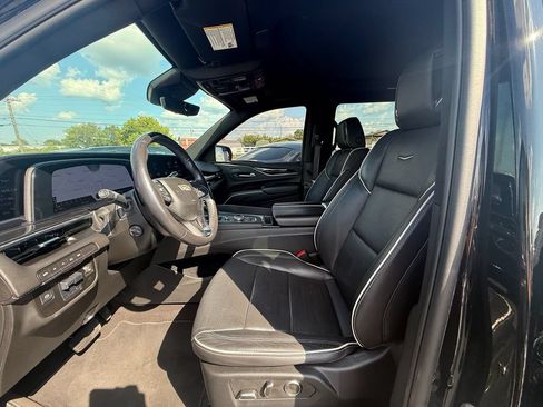 Used 2024 Cadillac Escalade Sport AWD/4WD image 12