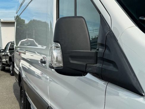 Used 2022 Ford E-Transit 148 High Roof Extended RWD image 10
