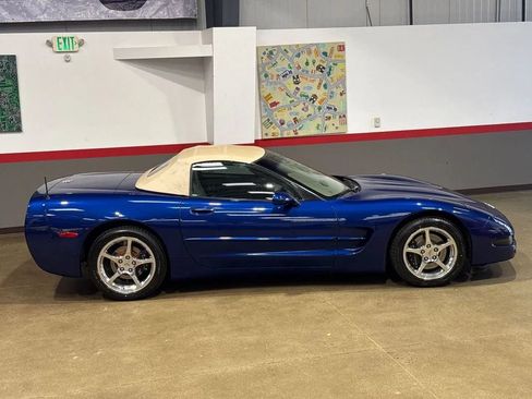 Used 2004 Chevrolet Corvette Convertible w/ Preferred Equipment Group RWD image 50