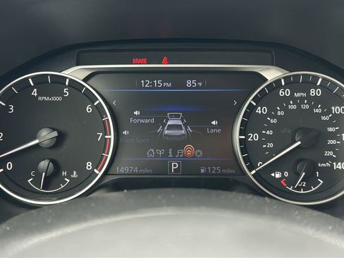 Used 2025 Nissan Altima 2.5 SV FWD image 24