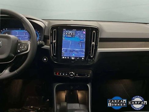Used 2025 Volvo XC40 B5 Core image 14