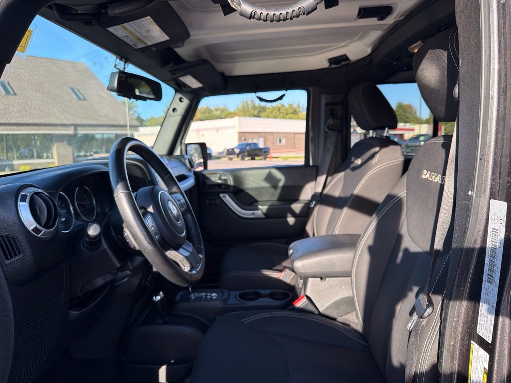Used 2018 Jeep Wrangler Unlimited Sahara AWD/4WD image 7