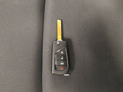 Used 2023 Toyota Corolla LE FWD image 32