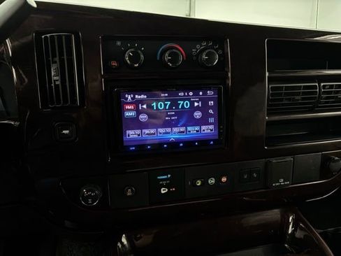 Used 2019 GMC Savana 2500 Extended w/ Enhanced Convenience Package image 24