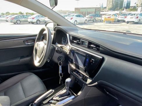 Used 2017 Toyota Corolla LE image 11