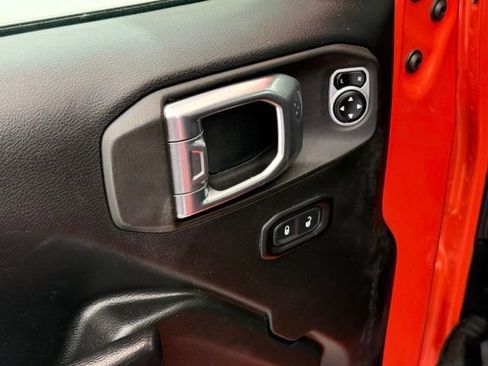 Used 2018 Jeep Wrangler Rubicon w/ Uconnect 4C Nav & Sound Group AWD/4WD image 21