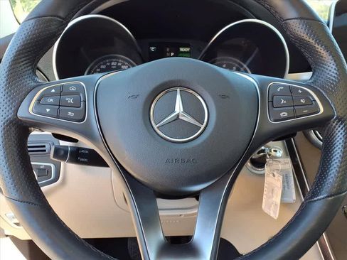 Used 2019 Mercedes-Benz GLC 350e 4MATIC image 17