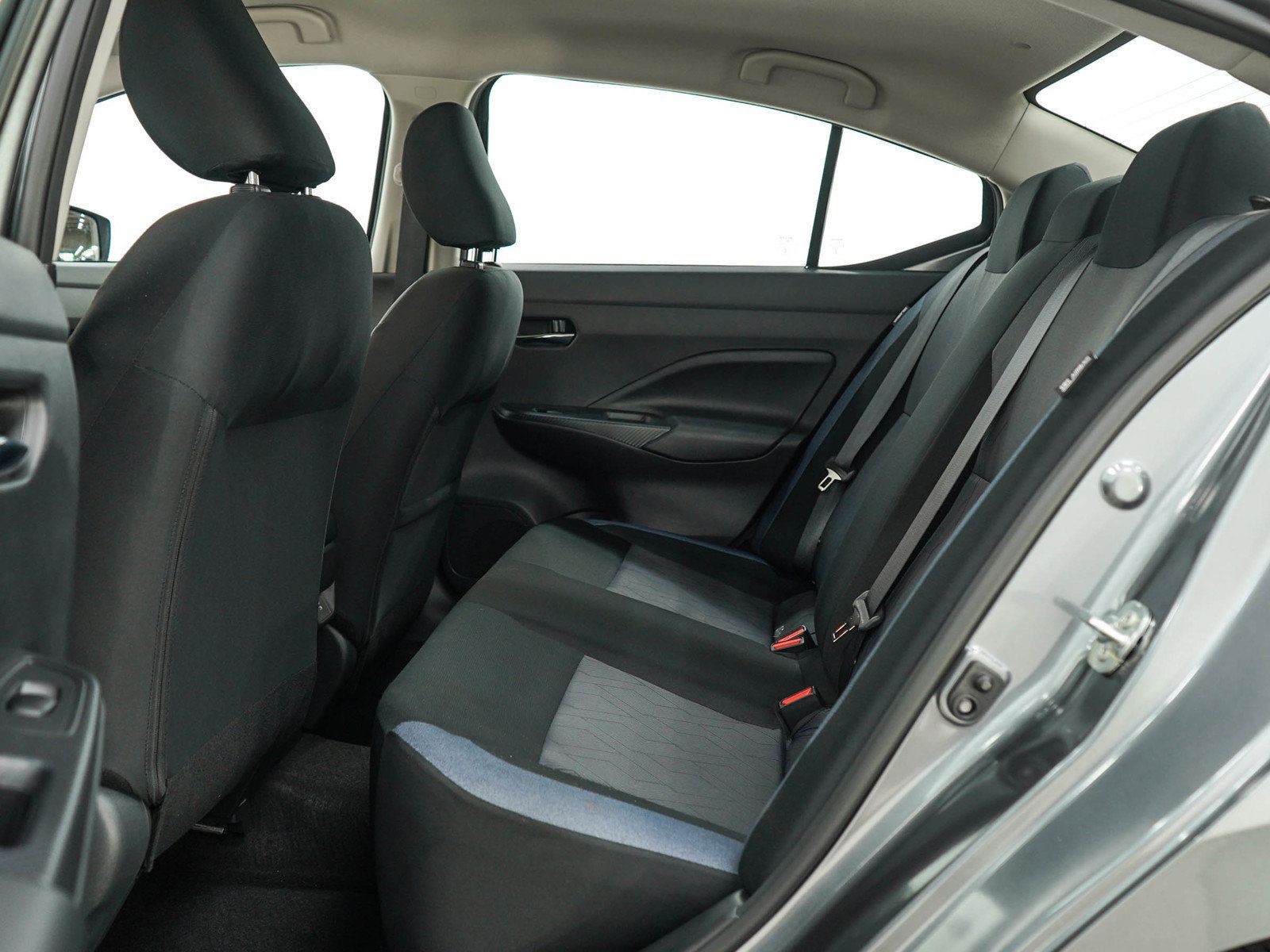 Used 2025 Nissan Versa SV w/ Trunk Package FWD image 18