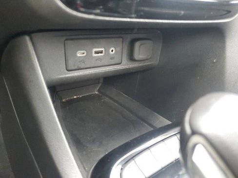 Used 2021 Buick Encore GX Essence w/ Experience Buick Package image 28