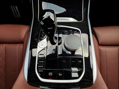 Used 2022 BMW X7 M50i w/ Cold Weather Package AWD/4WD image 25