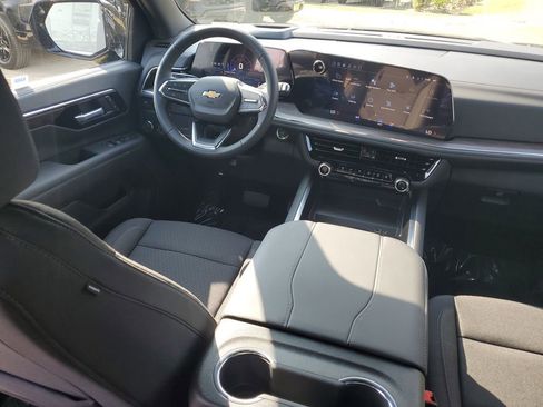 New 2026 Chevrolet Suburban LS image 10