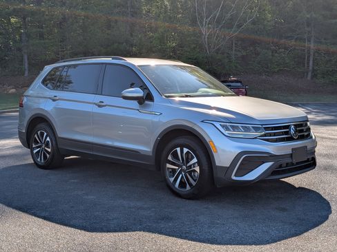 Used 2024 Volkswagen Tiguan S w/ MDO Package, Three-Row image 11