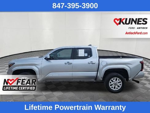 Used 2024 Toyota Tacoma SR5 AWD/4WD image 5