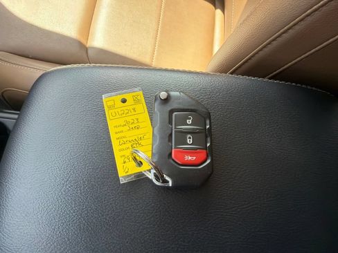 Used 2023 Jeep Wrangler Unlimited Sahara AWD/4WD image 21