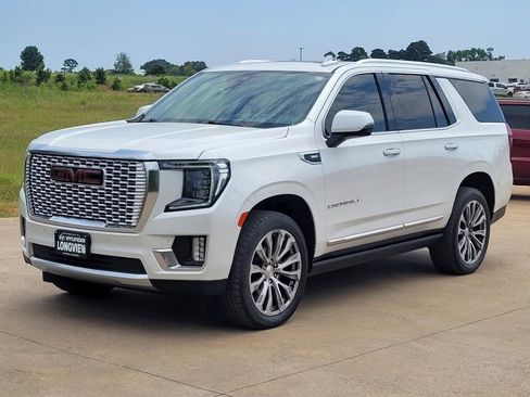 Used 2021 GMC Yukon Denali w/ Denali Premium Package image 3