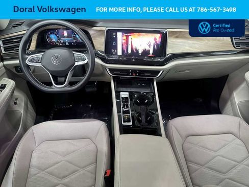 Used 2025 Volkswagen Atlas SE w/ Panoramic Sunroof Package image 24